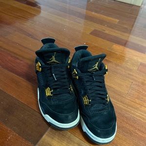 Jordan 4 Royalty